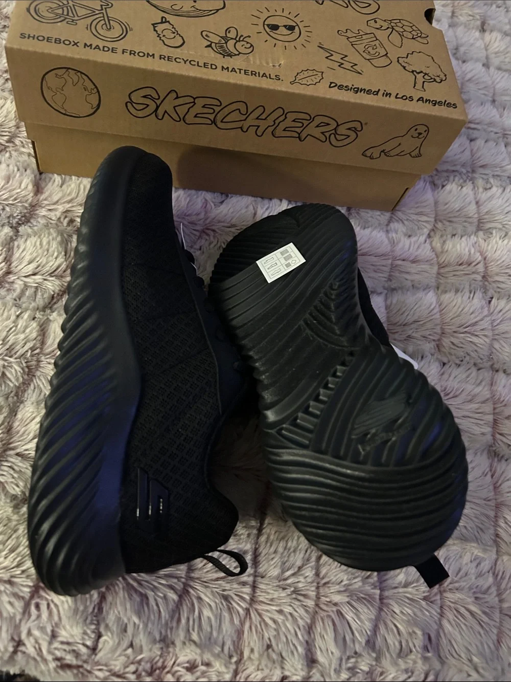 Skechers kids all black Bounder Karonik Sneaker